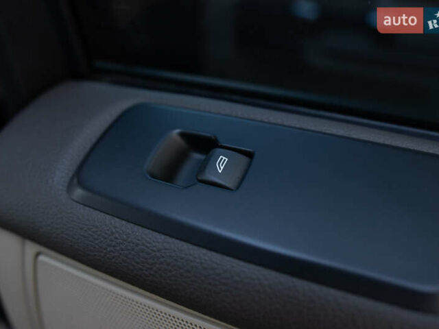 Черный Ленд Ровер Дискавери, объемом двигателя 3 л и пробегом 192 тыс. км за 22500 $, фото 34 на Automoto.ua