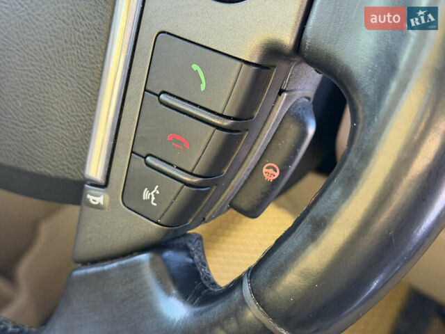 Черный Ленд Ровер Дискавери, объемом двигателя 3 л и пробегом 299 тыс. км за 17500 $, фото 49 на Automoto.ua