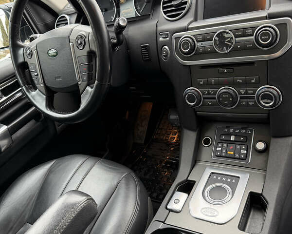 Чорний Ленд Ровер Діскавері, об'ємом двигуна 2.99 л та пробігом 304 тис. км за 23000 $, фото 9 на Automoto.ua