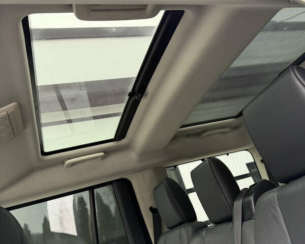 Чорний Ленд Ровер Діскавері, об'ємом двигуна 2.99 л та пробігом 304 тис. км за 23000 $, фото 15 на Automoto.ua