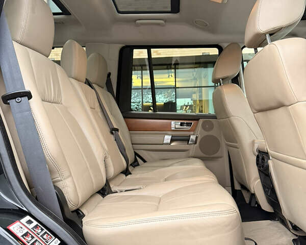 Чорний Ленд Ровер Діскавері, об'ємом двигуна 2.99 л та пробігом 118 тис. км за 17200 $, фото 32 на Automoto.ua