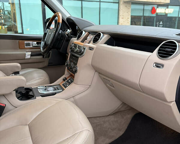 Чорний Ленд Ровер Діскавері, об'ємом двигуна 2.99 л та пробігом 118 тис. км за 17200 $, фото 35 на Automoto.ua