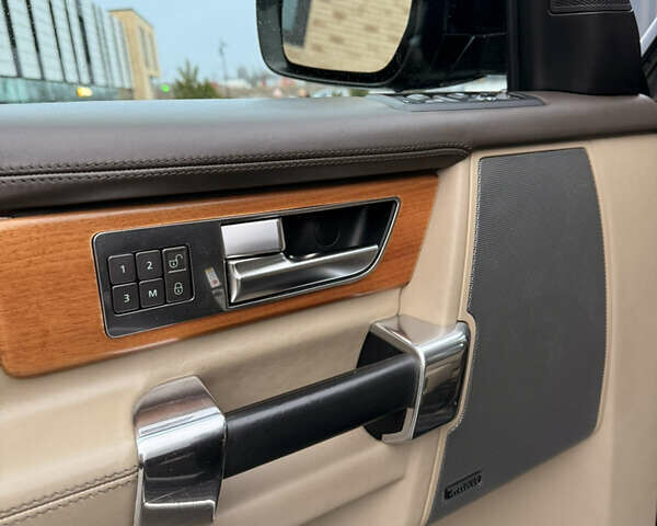 Чорний Ленд Ровер Діскавері, об'ємом двигуна 2.99 л та пробігом 118 тис. км за 17200 $, фото 23 на Automoto.ua