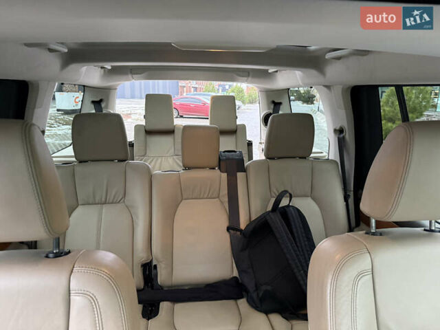 Чорний Ленд Ровер Діскавері, об'ємом двигуна 2.99 л та пробігом 118 тис. км за 17200 $, фото 12 на Automoto.ua