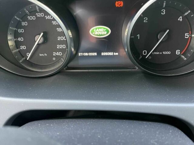 Черный Ленд Ровер Дискавери, объемом двигателя 2.2 л и пробегом 225 тыс. км за 18000 $, фото 16 на Automoto.ua