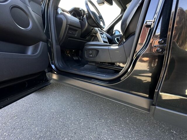 Черный Ленд Ровер Дискавери, объемом двигателя 2 л и пробегом 157 тыс. км за 25000 $, фото 3 на Automoto.ua