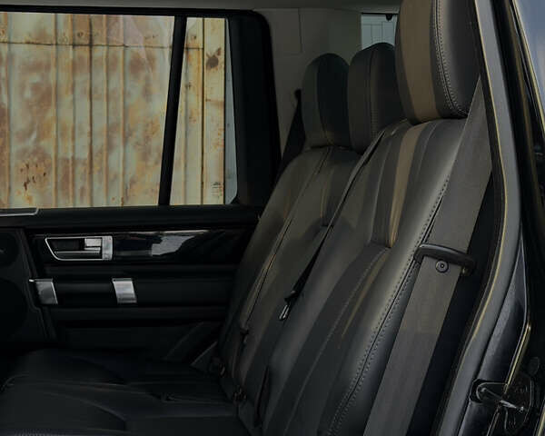 Чорний Ленд Ровер Діскавері, об'ємом двигуна 3 л та пробігом 158 тис. км за 22000 $, фото 31 на Automoto.ua