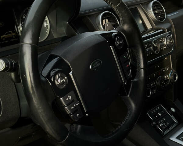 Чорний Ленд Ровер Діскавері, об'ємом двигуна 3 л та пробігом 129 тис. км за 21300 $, фото 40 на Automoto.ua