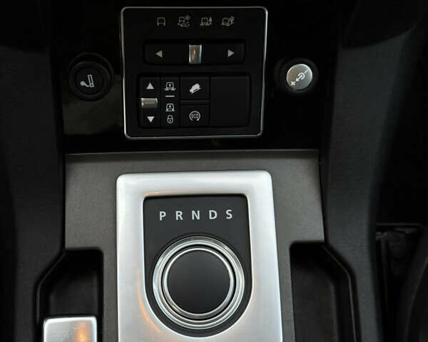 Чорний Ленд Ровер Діскавері, об'ємом двигуна 3 л та пробігом 129 тис. км за 23800 $, фото 56 на Automoto.ua