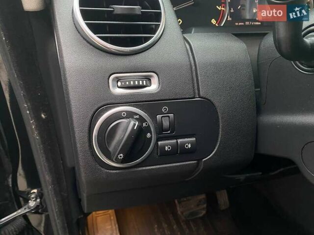 Чорний Ленд Ровер Діскавері, об'ємом двигуна 3 л та пробігом 195 тис. км за 17800 $, фото 14 на Automoto.ua