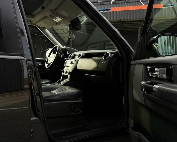 Чорний Ленд Ровер Діскавері, об'ємом двигуна 3 л та пробігом 129 тис. км за 21300 $, фото 32 на Automoto.ua