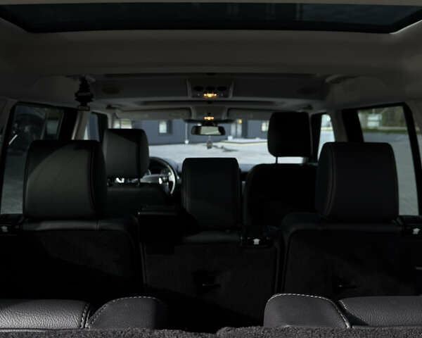 Чорний Ленд Ровер Діскавері, об'ємом двигуна 3 л та пробігом 129 тис. км за 21300 $, фото 28 на Automoto.ua