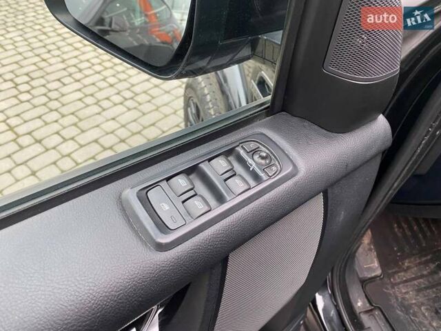 Чорний Ленд Ровер Діскавері, об'ємом двигуна 3 л та пробігом 195 тис. км за 17800 $, фото 11 на Automoto.ua