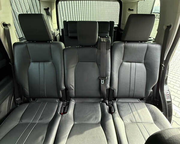 Чорний Ленд Ровер Діскавері, об'ємом двигуна 3 л та пробігом 129 тис. км за 23800 $, фото 48 на Automoto.ua