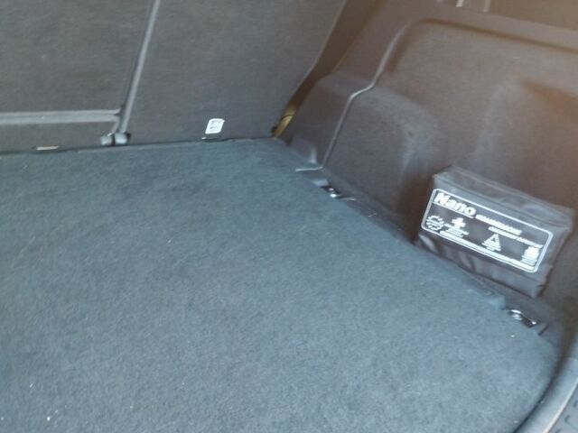 Черный Ленд Ровер Дискавери, объемом двигателя 2 л и пробегом 218 тыс. км за 19000 $, фото 17 на Automoto.ua