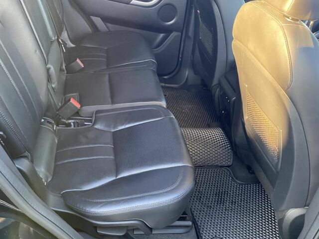 Черный Ленд Ровер Дискавери, объемом двигателя 2 л и пробегом 218 тыс. км за 19000 $, фото 4 на Automoto.ua