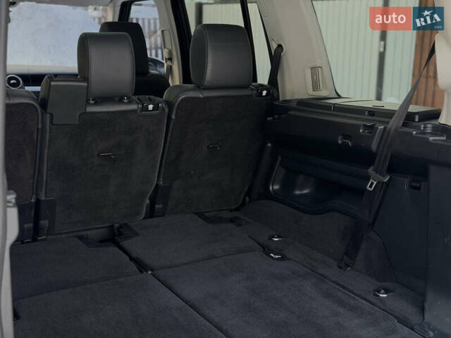 Чорний Ленд Ровер Діскавері, об'ємом двигуна 3 л та пробігом 158 тис. км за 22000 $, фото 48 на Automoto.ua
