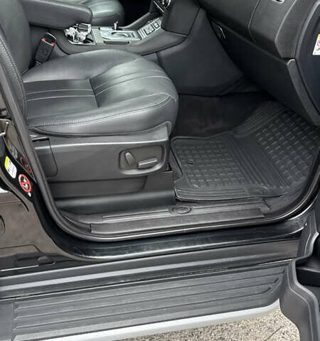 Черный Ленд Ровер Дискавери, объемом двигателя 2.99 л и пробегом 241 тыс. км за 24000 $, фото 21 на Automoto.ua