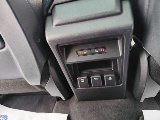 Черный Ленд Ровер Дискавери, объемом двигателя 2 л и пробегом 210 тыс. км за 438 $, фото 10 на Automoto.ua