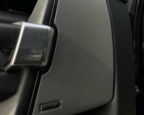 Чорний Ленд Ровер Діскавері, об'ємом двигуна 3 л та пробігом 129 тис. км за 23800 $, фото 60 на Automoto.ua