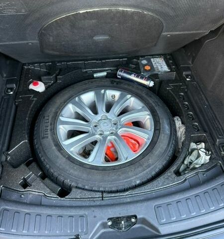 Чорний Ленд Ровер Діскавері, об'ємом двигуна 2 л та пробігом 164 тис. км за 18700 $, фото 15 на Automoto.ua