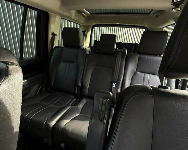 Чорний Ленд Ровер Діскавері, об'ємом двигуна 3 л та пробігом 129 тис. км за 21300 $, фото 50 на Automoto.ua