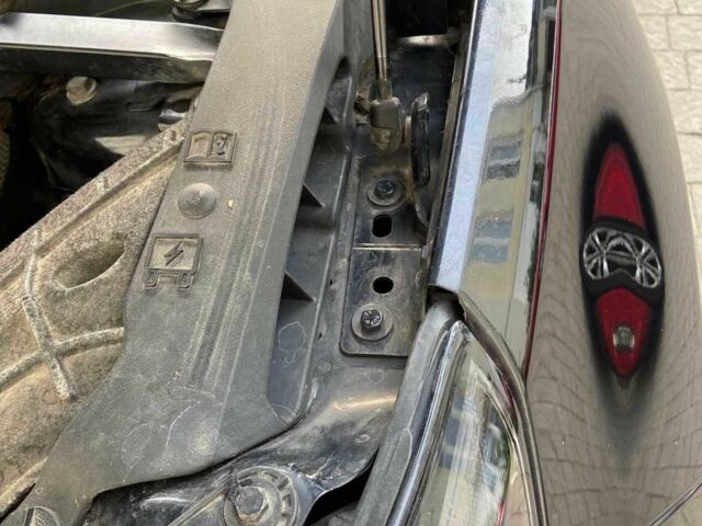 Черный Ленд Ровер Дискавери, объемом двигателя 2.2 л и пробегом 225 тыс. км за 18000 $, фото 14 на Automoto.ua