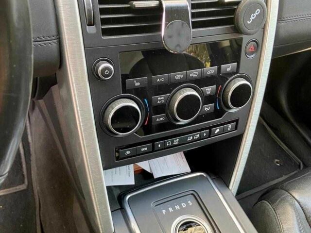 Черный Ленд Ровер Дискавери, объемом двигателя 2.2 л и пробегом 225 тыс. км за 18000 $, фото 10 на Automoto.ua