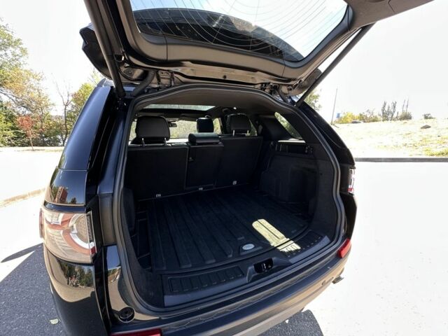 Черный Ленд Ровер Дискавери, объемом двигателя 2 л и пробегом 157 тыс. км за 25000 $, фото 6 на Automoto.ua