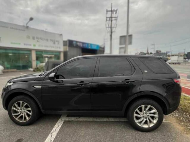 Чорний Ленд Ровер Діскавері, об'ємом двигуна 2 л та пробігом 120 тис. км за 17500 $, фото 6 на Automoto.ua