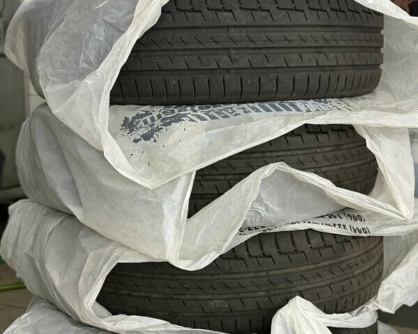 Чорний Ленд Ровер Діскавері, об'ємом двигуна 3 л та пробігом 135 тис. км за 24750 $, фото 6 на Automoto.ua