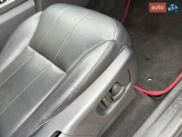 Чорний Ленд Ровер Діскавері, об'ємом двигуна 3 л та пробігом 135 тис. км за 24750 $, фото 23 на Automoto.ua