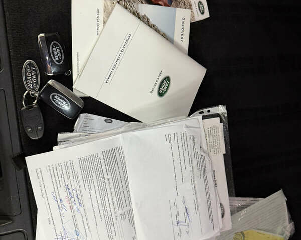 Чорний Ленд Ровер Діскавері, об'ємом двигуна 3 л та пробігом 135 тис. км за 24750 $, фото 1 на Automoto.ua