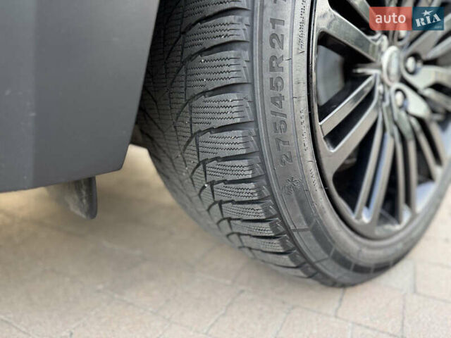 Черный Ленд Ровер Дискавери, объемом двигателя 2 л и пробегом 130 тыс. км за 27000 $, фото 24 на Automoto.ua