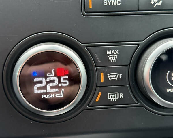 Чорний Ленд Ровер Діскавері, об'ємом двигуна 3 л та пробігом 135 тис. км за 24750 $, фото 30 на Automoto.ua