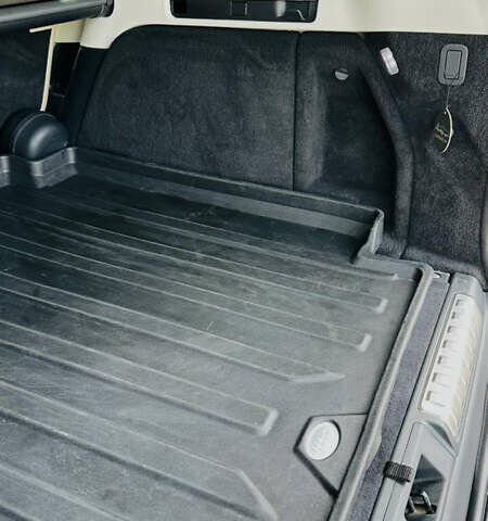 Черный Ленд Ровер Дискавери, объемом двигателя 2 л и пробегом 119 тыс. км за 29200 $, фото 24 на Automoto.ua