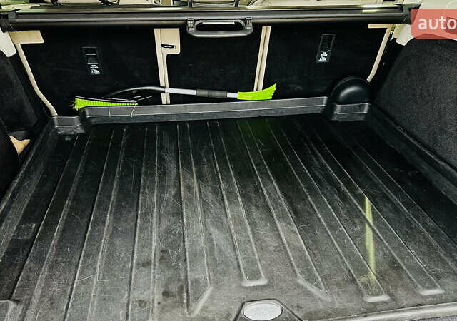 Черный Ленд Ровер Дискавери, объемом двигателя 2 л и пробегом 119 тыс. км за 29200 $, фото 23 на Automoto.ua