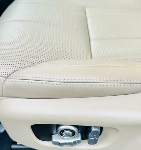 Черный Ленд Ровер Дискавери, объемом двигателя 2 л и пробегом 119 тыс. км за 29200 $, фото 9 на Automoto.ua