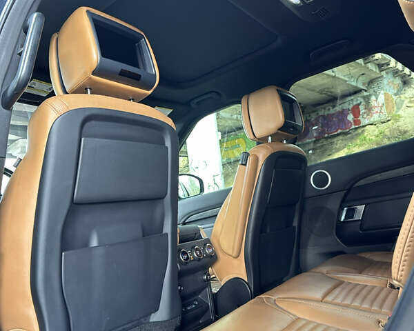 Черный Ленд Ровер Дискавери, объемом двигателя 3 л и пробегом 131 тыс. км за 33500 $, фото 8 на Automoto.ua