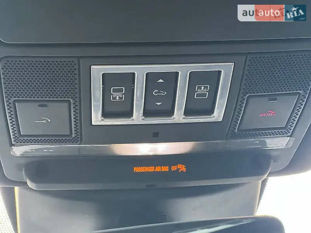 Черный Ленд Ровер Дискавери, объемом двигателя 3 л и пробегом 84 тыс. км за 43999 $, фото 3 на Automoto.ua