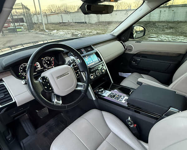 Чорний Ленд Ровер Діскавері, об'ємом двигуна 3 л та пробігом 64 тис. км за 36000 $, фото 31 на Automoto.ua