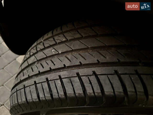 Черный Ленд Ровер Дискавери, объемом двигателя 2 л и пробегом 130 тыс. км за 33400 $, фото 32 на Automoto.ua