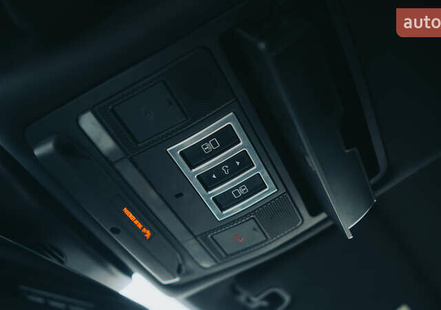 Ленд Ровер Дискавери 2019 в Киеве на Automoto.ua Черный Ленд Ровер Дискавери, объемом двигателя 3 л и пробегом 140 тыс. км за 28400 $, фото 40 на Automoto.ua