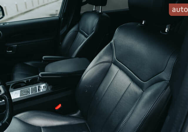 Ленд Ровер Дискавери 2019 в Киеве на Automoto.ua Черный Ленд Ровер Дискавери, объемом двигателя 3 л и пробегом 140 тыс. км за 28400 $, фото 24 на Automoto.ua