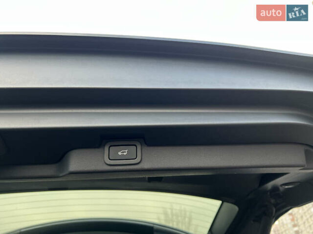 Черный Ленд Ровер Дискавери, объемом двигателя 3 л и пробегом 143 тыс. км за 25500 $, фото 32 на Automoto.ua