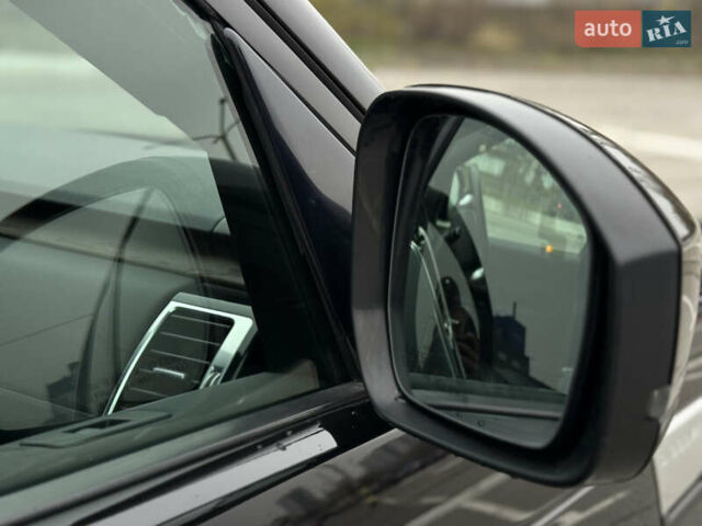 Черный Ленд Ровер Дискавери, объемом двигателя 3 л и пробегом 128 тыс. км за 31400 $, фото 15 на Automoto.ua