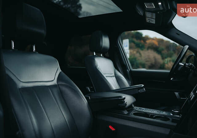 Ленд Ровер Дискавери 2019 в Киеве на Automoto.ua Черный Ленд Ровер Дискавери, объемом двигателя 3 л и пробегом 140 тыс. км за 28400 $, фото 32 на Automoto.ua