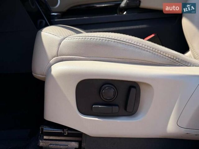 Ленд Ровер Дискавери 2019 в Львове на Automoto.ua Черный Ленд Ровер Дискавери, объемом двигателя 3 л и пробегом 156 тыс. км за 27990 $, фото 18 на Automoto.ua