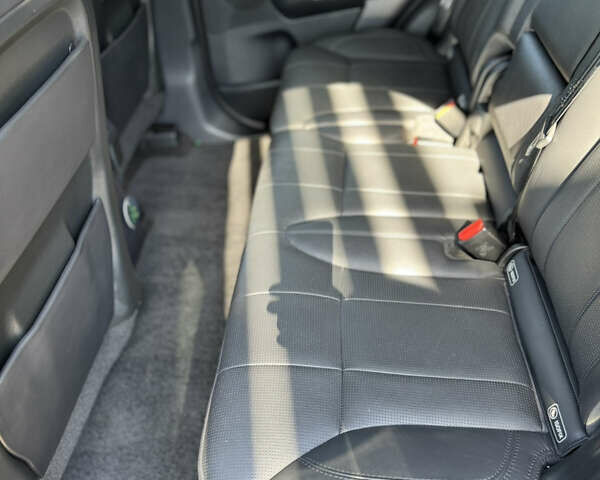 Черный Ленд Ровер Дискавери, объемом двигателя 3 л и пробегом 107 тыс. км за 29999 $, фото 62 на Automoto.ua