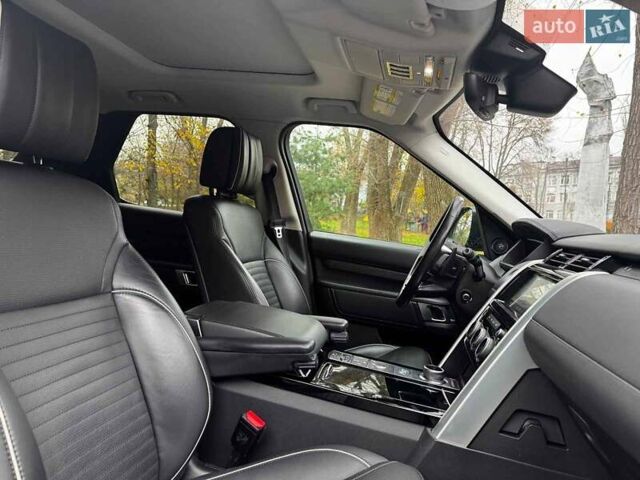 Черный Ленд Ровер Дискавери, объемом двигателя 3 л и пробегом 161 тыс. км за 31290 $, фото 40 на Automoto.ua